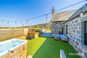 Kirkton Family Farmhouse with Hot Tub, Alford, Aberdeenshire